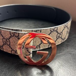 Gucci Black and Beige Belt with Gold GG Buckle
